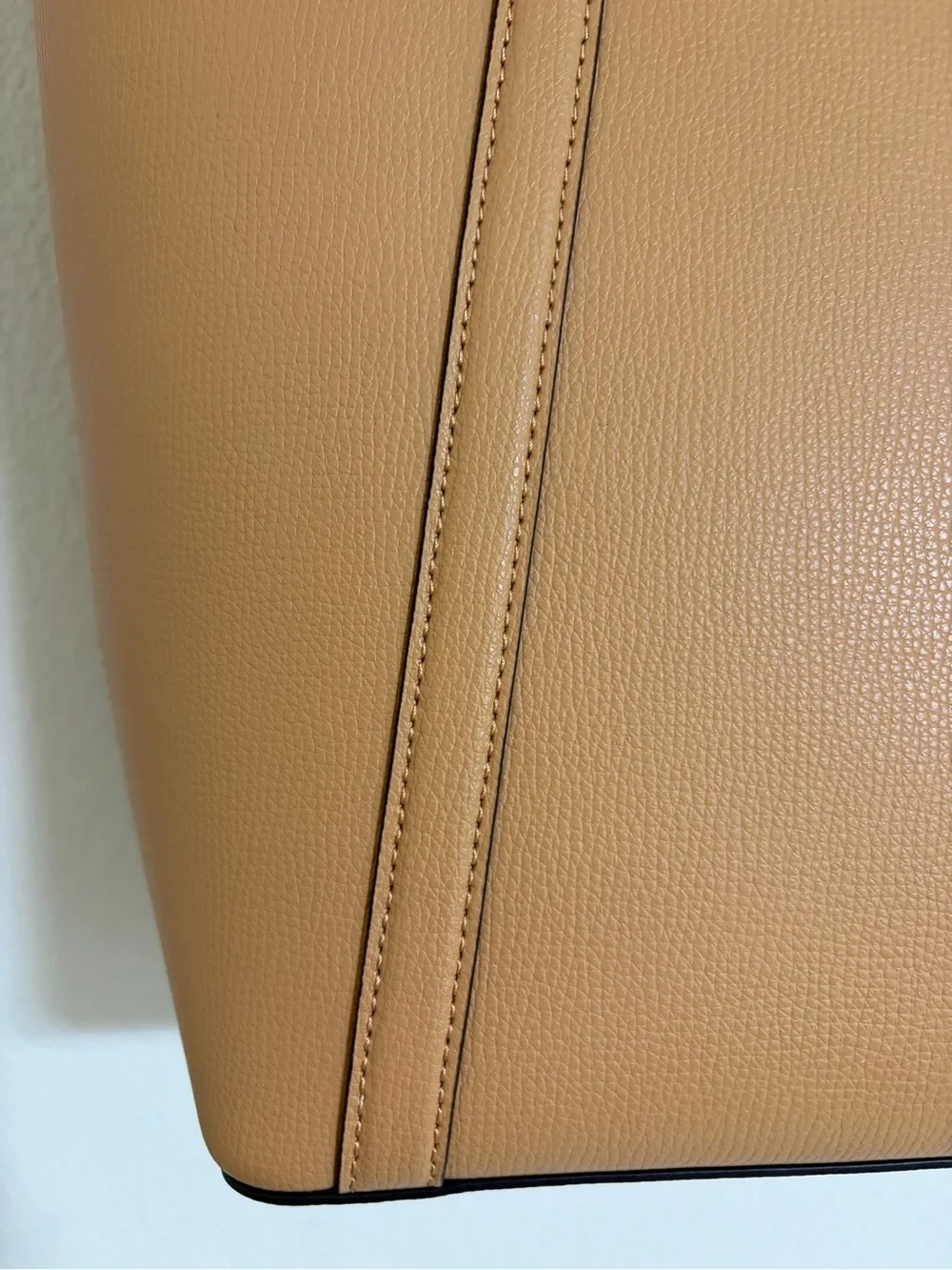 ✨ NWT Kate Spade Cara Refined Grain Leather Large Tote with Luggage Tag Accent ✨